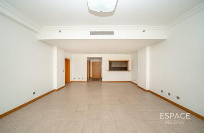Apartment - 1 Bedroom - 2 Bathrooms for rent in Al Habool - Shoreline Apartments - Palm Jumeirah - Dubai