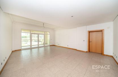 Apartment - 1 Bedroom - 2 Bathrooms for rent in Al Habool - Shoreline Apartments - Palm Jumeirah - Dubai