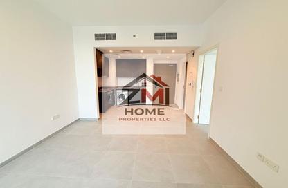Apartment - 1 Bedroom - 2 Bathrooms for rent in Tiraz 2 - Aljada - Sharjah