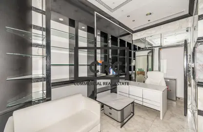Retail - Studio for rent in Twin Tower - Baniyas Road - Deira - Dubai