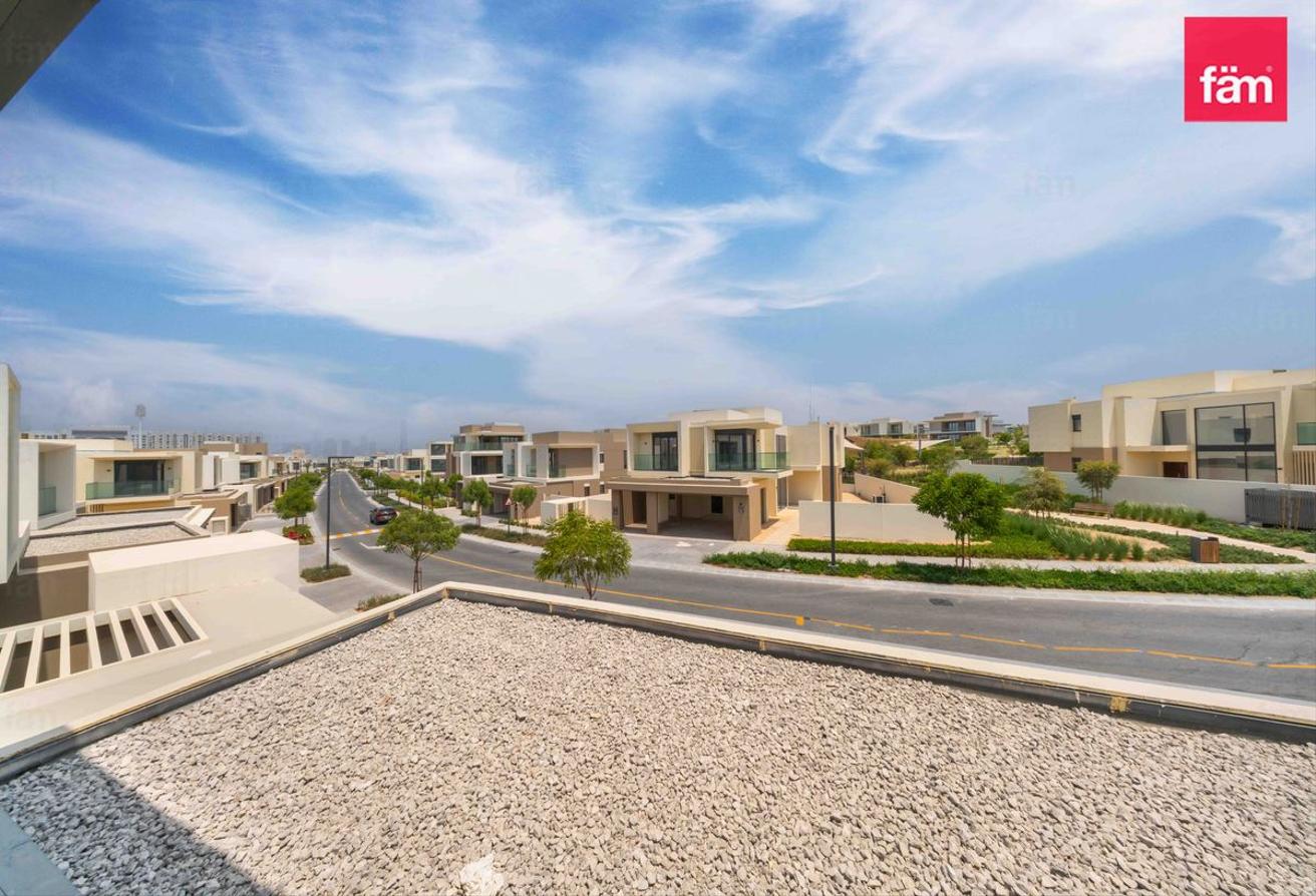 Sinlge Row | End Unit | Ready To Move photo 17