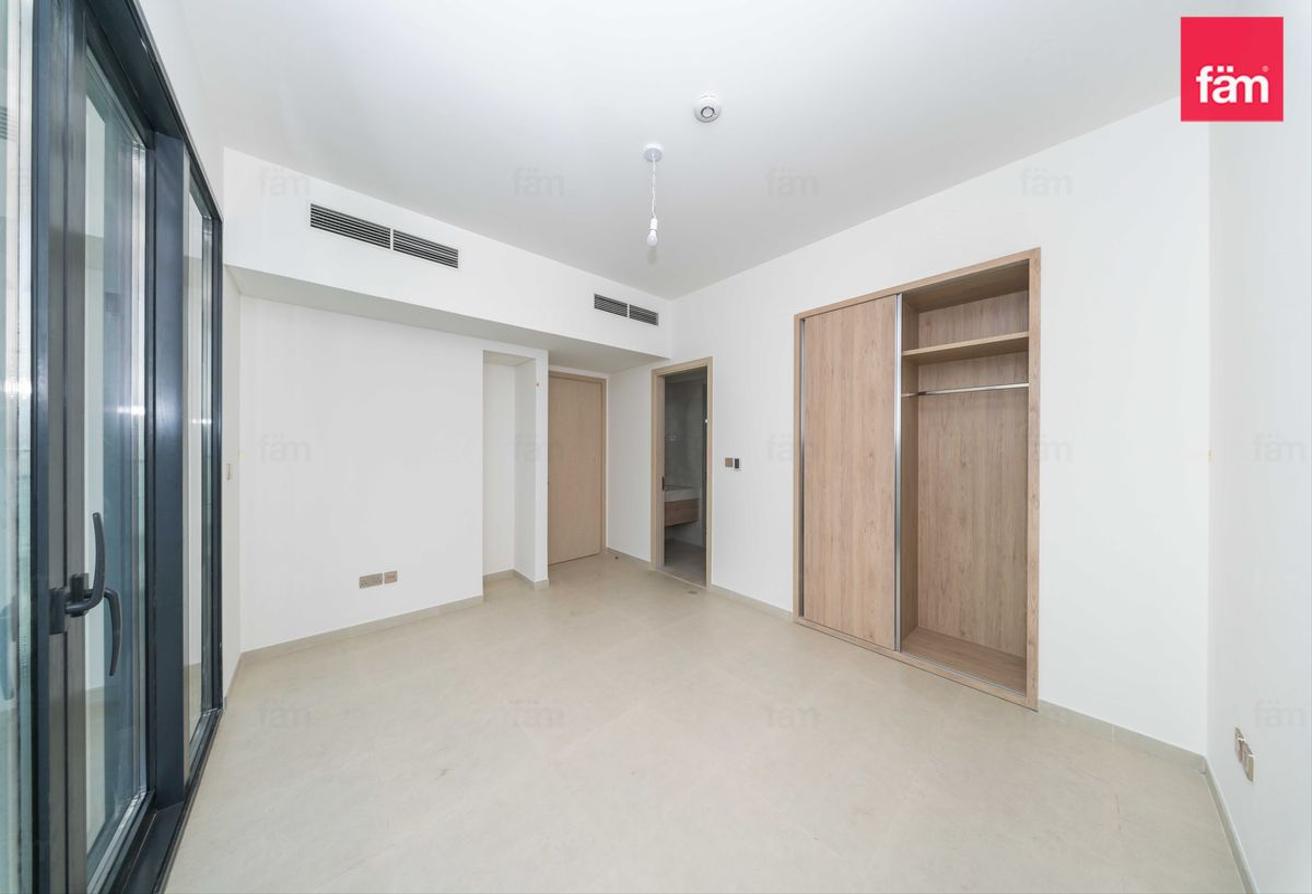 Sinlge Row | End Unit | Ready To Move photo 7
