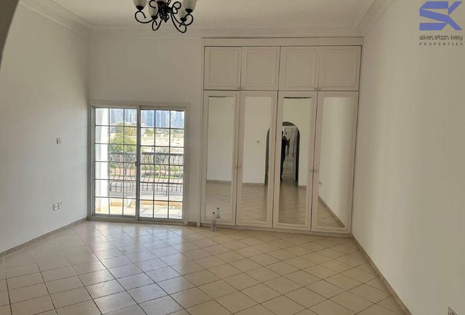 2OnYB4V85b6 - Property Image 3