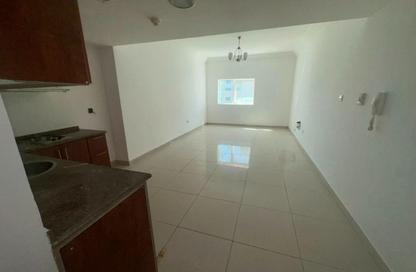 Apartment - Studio - 1 Bathroom for rent in Al Khan Corniche - Al Khan - Sharjah