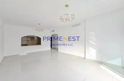 Apartment - 3 Bedrooms - 3 Bathrooms for rent in Al Noor 1 - Al Noor Towers - Barsha Heights (Tecom) - Dubai