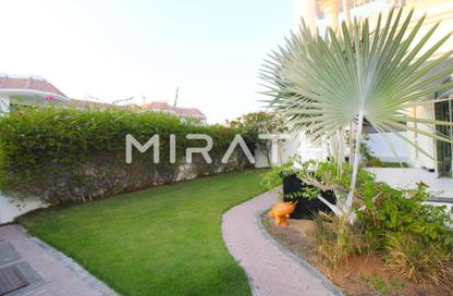 Villa - 5 - 5 for rent in Jumeirah 1 Villas - Jumeirah 1 - Jumeirah - Dubai