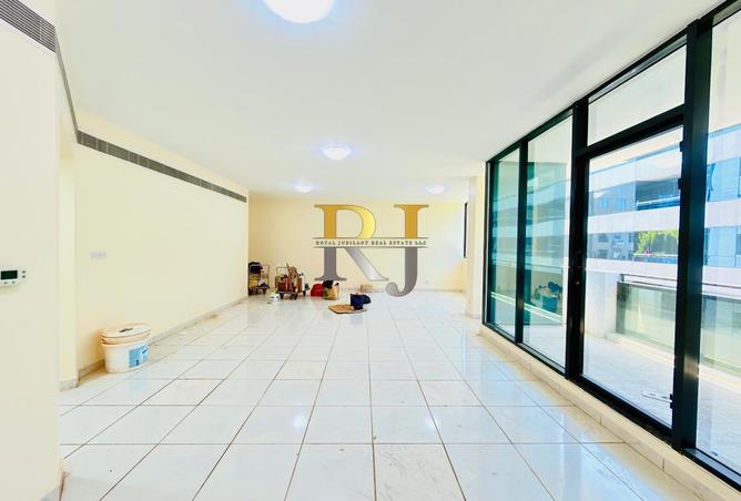 82791325 - Property Image 3