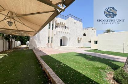 Villa - 5 Bedrooms - 7 Bathrooms for rent in Jumeirah 1 Villas - Jumeirah 1 - Jumeirah - Dubai