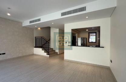 Townhouse - 4 - 4 for rent in Portofino - Damac Lagoons - Dubai