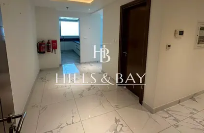 شقة - 2 غرف نوم - 3 حمامات للايجار في برج نورا - مدينة الحبتور - الخليج التجاري - دبي