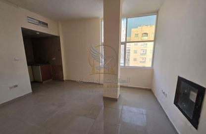 Apartment - Studio - 1 Bathroom for rent in Al Qulaya'ah - Al Sharq - Sharjah
