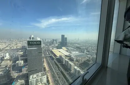 شقة - غرفة نوم - 2 حمامات للايجار في بلو تاور - شارع الشيخ زايد - دبي