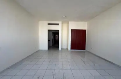 شقة - 1 حمام للبيع في طراز فرنسي - المدينة العالمية - دبي شقة - 1 حمام للبيع في طراز فرنسي - المدينة العالمية - دبي