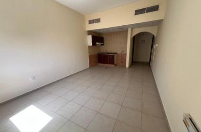 Apartment - Studio - 1 Bathroom for rent in Al Qulaya'ah - Al Sharq - Sharjah
