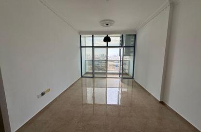 Apartment - 1 Bedroom - 2 Bathrooms for rent in Gate Tower 1 - Musheiref - Ajman