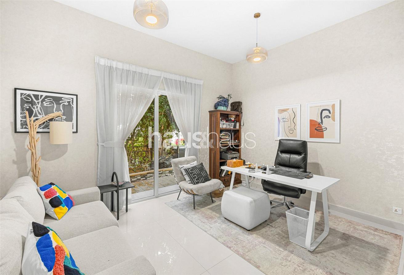Upgraded | Corner Plot | South West Garden photo 10