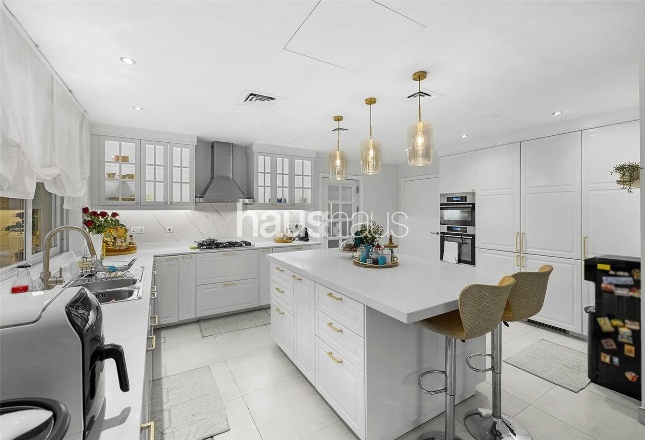 Upgraded | Corner Plot | South West Garden photo 26