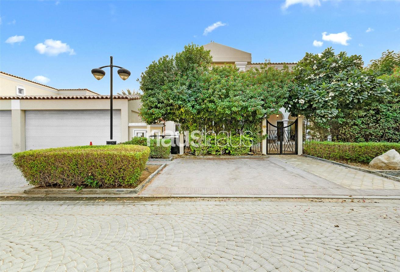 Upgraded | Corner Plot | South West Garden photo 21