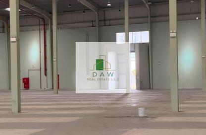Warehouse - Studio - 3 Bathrooms for rent in Umm Al Thuoob - Umm Al Quwain