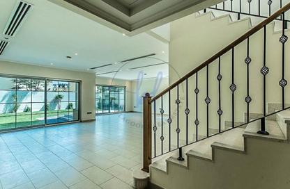 Villa - 4 Bedrooms - 5 Bathrooms for sale in District 9 - Jumeirah Park - Dubai