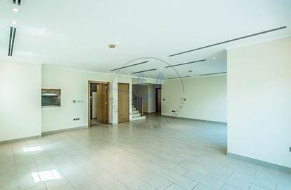 Villa - 4 Bedrooms - 5 Bathrooms for sale in District 9 - Jumeirah Park - Dubai