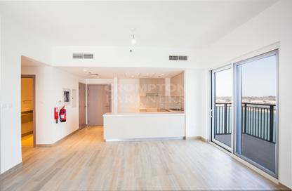 Apartment - 2 - 2 for rent in Waters Edge - Yas Island - Abu Dhabi