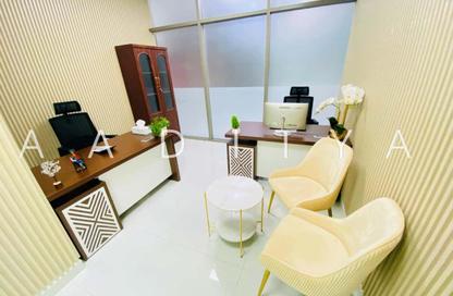 Office Space - Studio - 1 Bathroom for rent in Red Avenue - Al Garhoud - Dubai