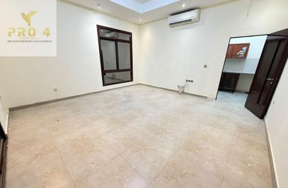 Apartment - Studio - 1 for rent in Al Nahyan - Abu Dhabi