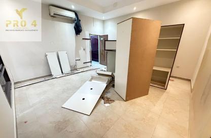 Apartment - Studio - 1 for rent in Al Nahyan - Abu Dhabi