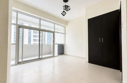 شقة - غرفة نوم - 2 حمامات للبيع في 1 رويال ريزدنس - رويال ريزدنس - مدينة دبي الرياضية - دبي