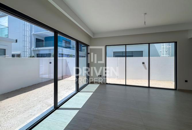 Corner Plot | Brand New | Vacant | Maids Room