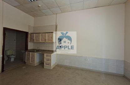 Apartment - Studio - 1 for rent in Fire Station Road - Muwaileh - Sharjah