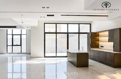 Villa - 5 Bedrooms - 5 Bathrooms for rent in Al Aweer 1 - Al Aweer - Dubai