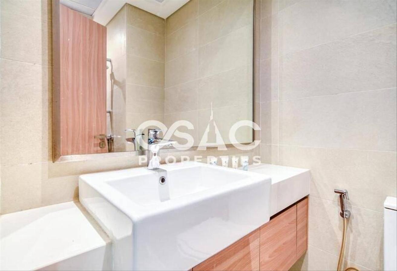 Spacious Studio | Upgraded | Fully Furnished photo 13
