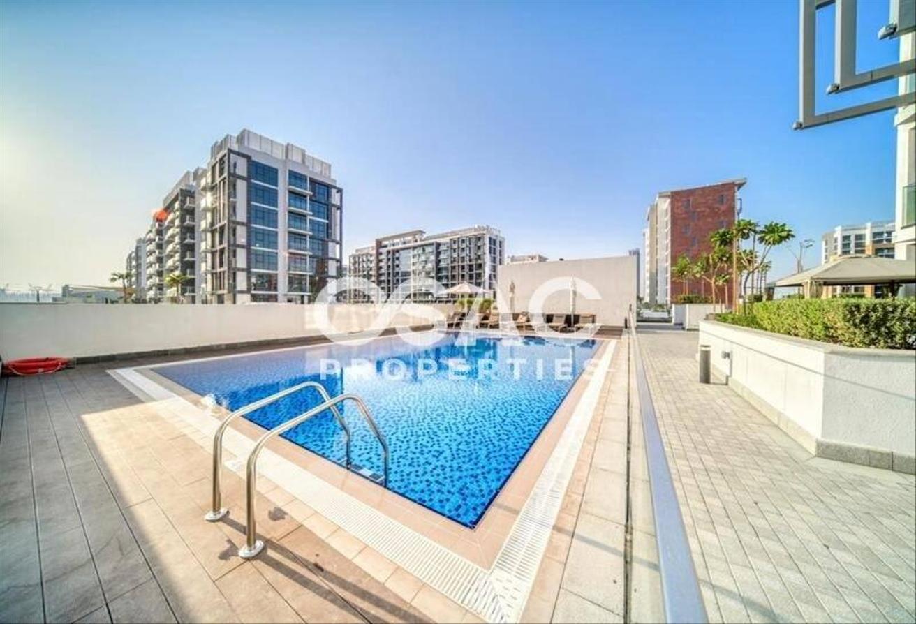 Spacious Studio | Upgraded | Fully Furnished photo 18