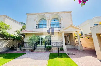 Villa - 5 Bedrooms - 5 Bathrooms for rent in Jumeirah 2 - Jumeirah - Dubai