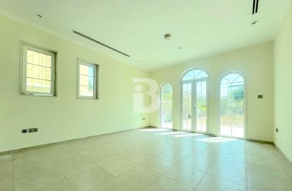 Villa - 3 Bedrooms - 4 Bathrooms for rent in District 7 - Jumeirah Park - Dubai