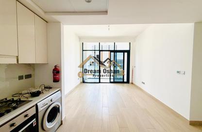 Apartment - 2 Bedrooms - 2 Bathrooms for rent in Azizi Riviera 40 - Azizi Riviera - Meydan One - Meydan - Dubai