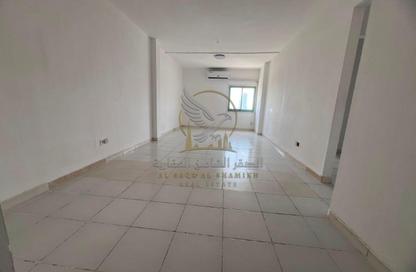 Apartment - 2 Bedrooms - 2 Bathrooms for rent in Al Plaza Building - Al Ghuair - Al Gharb - Sharjah