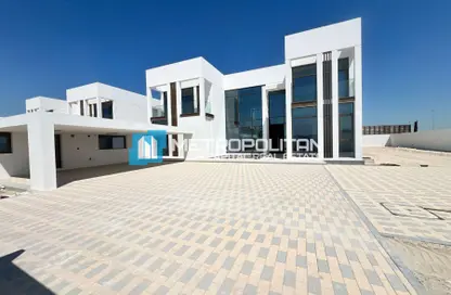 Villa - 5 Bedrooms - 6 Bathrooms for sale in Nad Al Dhabi - Al Jubail Island - Abu Dhabi