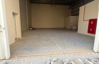 Warehouse - Studio - 1 Bathroom for rent in Umm Al Thuoob - Umm Al Quwain