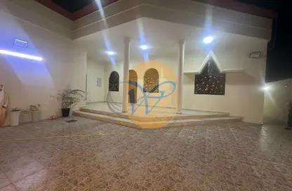 Villa - 4 Bedrooms - 5 Bathrooms for rent in Seih Al Ghubb - Ras Al Khaimah