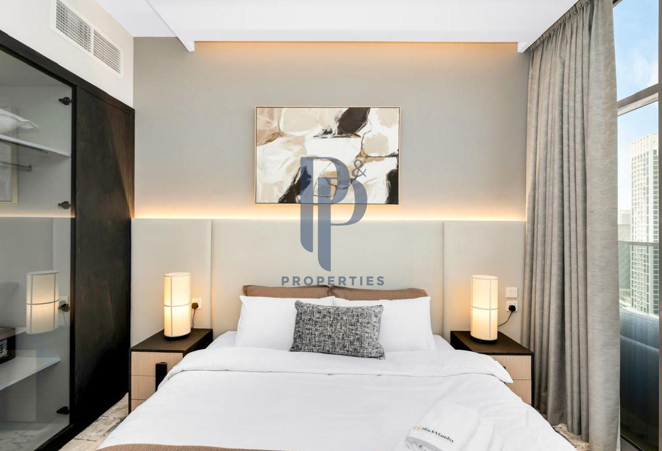 Burj Khalifa and Canal View I Spacious 3BR photo 17