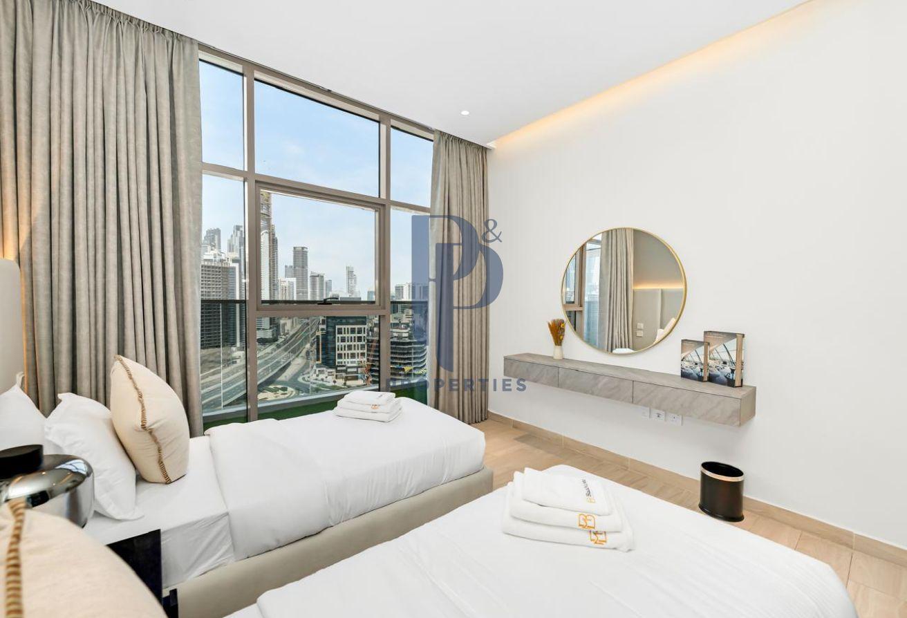 Burj Khalifa and Canal View I Spacious 3BR photo 7