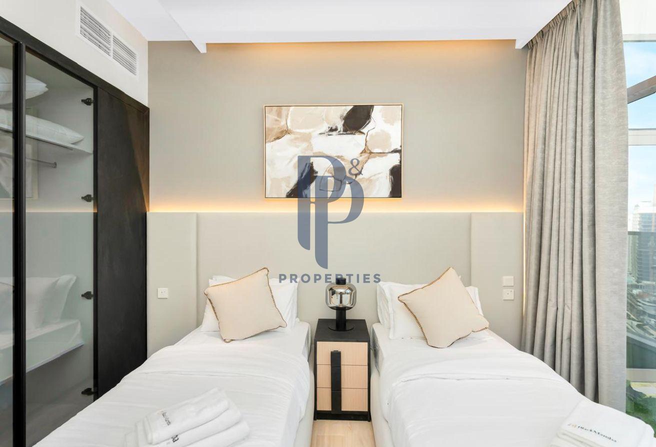 Burj Khalifa and Canal View I Spacious 3BR photo 14