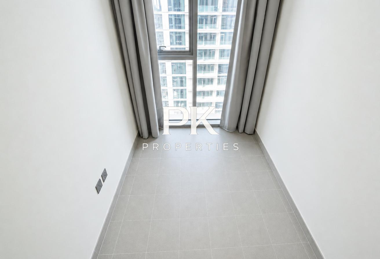Vacant | Well Priced | Furnished photo 12