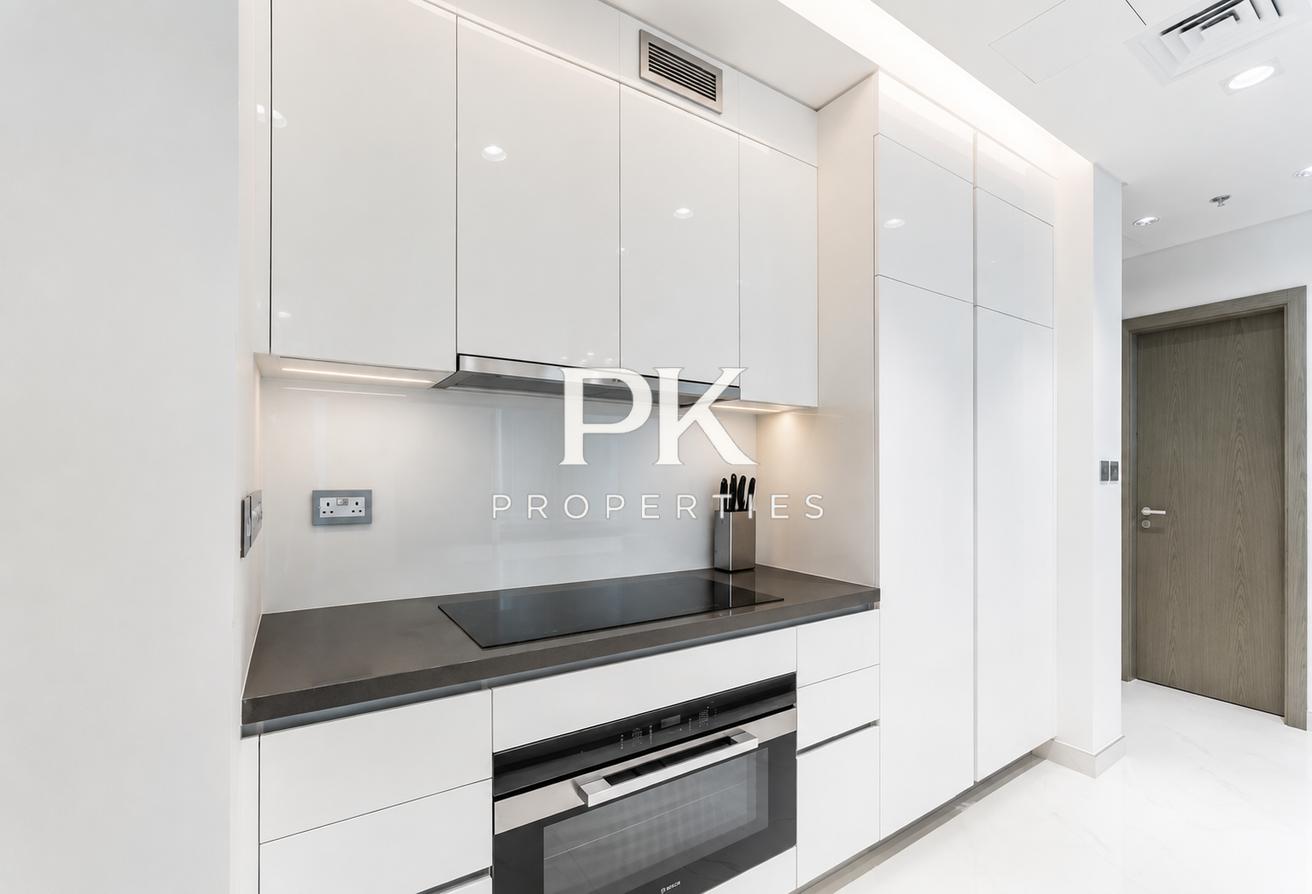 Vacant | Well Priced | Furnished photo 6