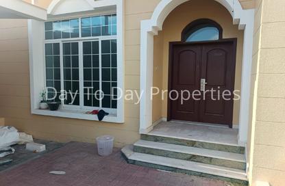 Villa - Studio - 5 for rent in Al Jafiliya - Bur Dubai - Dubai Villa - Studio - 5 for rent in Al Jafiliya - Bur Dubai - Dubai