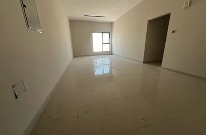 Apartment - 2 Bedrooms - 2 Bathrooms for rent in Gulfa Towers - Al Rashidiya 1 - Al Rashidiya - Ajman