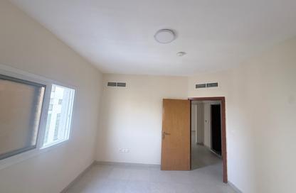 Apartment - 2 - 2 for rent in Muwaileh 3 Building - Muwaileh - Sharjah
